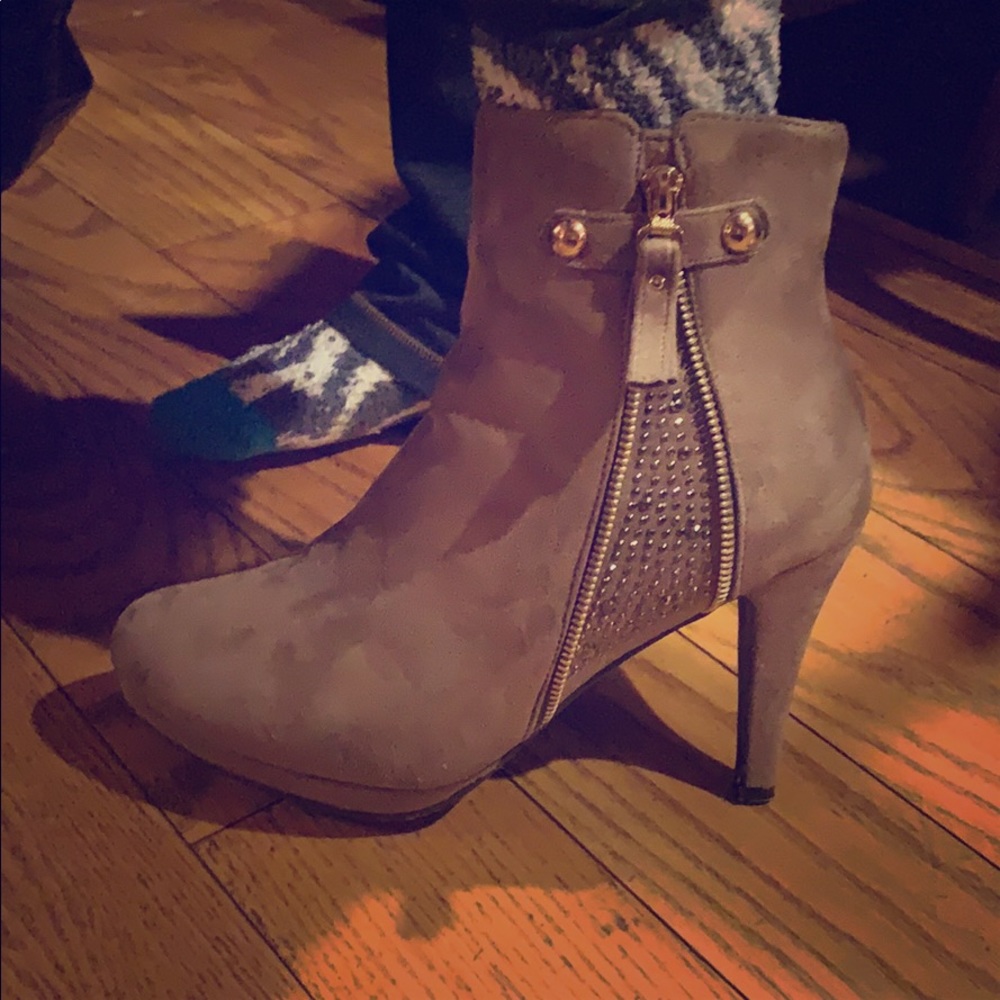 Dream Paris ankle booties
